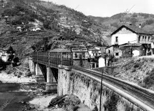 Vista de los Perales, Llamado "los tres Ríos" por se confluencia del Sil, del...