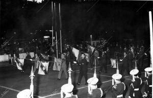 Ex Combatientes en el desfile de la victoria de 1961, en el que se Conmemoró el...