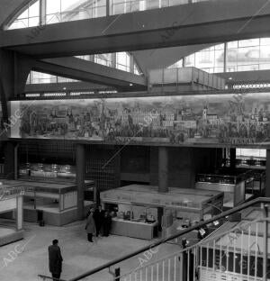 Vista interior del mercado de la cebada después de la remodelación