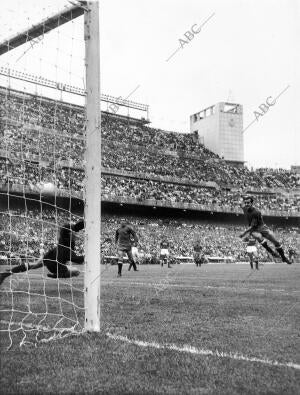 Final del campeonato de Europa de fútbol entre las Selecciones de España y Rusia