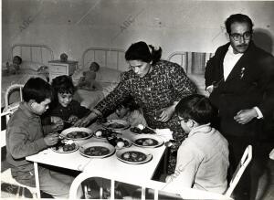 En la imagen, los padres, Andrés, albañil, y Antonia, junto a varios de sus...