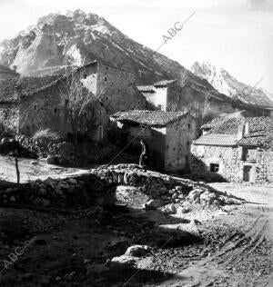 Vista parcial del pueblo de Sotres (Asturias)