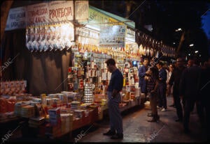 Un mercadillo de venta de libros en las Ramblas