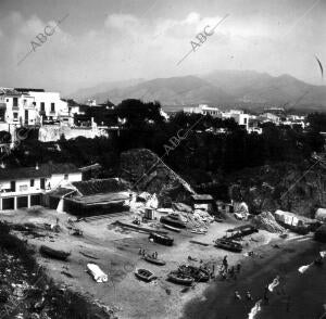 Vista Panorámica de una de las Playas del pueblo de Nerja (Málaga)