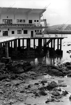 Vista del club Naútico del pueblo Castro Urdiales (Cantabria)