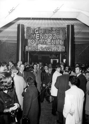 Homenaje A los Fundadores del metro en la puerta del sol