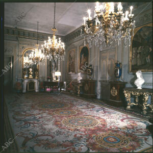 Vista del salón de baile, decorado con tapices, regalo del rey Carlos X de...