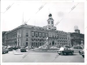 La real casa de Correos y la puerta del sol en 1973