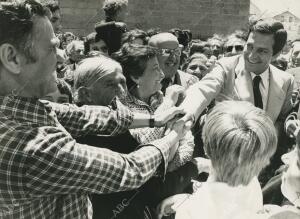 Adolfo Suárez realizó una visita imprevista a Cebreros, su pueblo natal