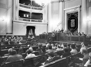 En la imagen, la intervención del ministro de Sanidad, don Enrique Sánchez León,...