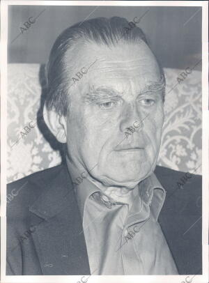 El premio Nobel de literatura Czeslaw Milosz durante su visita A Madrid