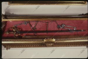 Espada de Don Álvaro de Bazán y las llaves de Túnez, heredadas de su padre,...