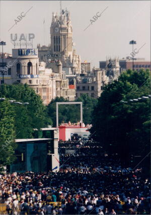 El Papa Juan Pablo II consagró la Catedral de La Almudena