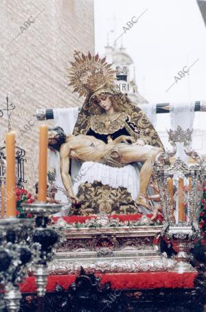 Nuestra Señora de los Dolores y el Cristo de la Providencia