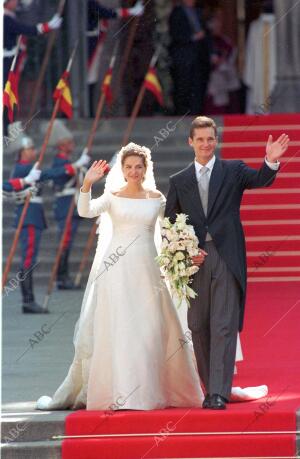 Boda de la Infanta Doña Cristina e Iñaki Urdangarín: enla imagen, ambos tras...