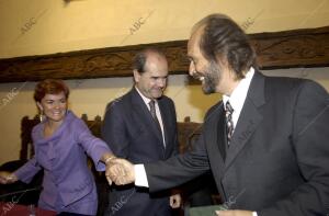 Sevilla entrega del premio A Paco de lucia en la Consejria de Cultura