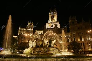 La nueva iluminación del Palacio de Correos y la Cibeles