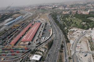 Vistas aéreas de la ciudad. En la imagen: M-30 nudo sur