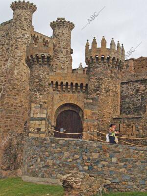 Ponferrada, Leon, foto Heras Restauracion del castillo templario de Ponferrada ,...