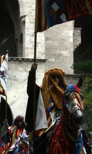 Figurantes participan en la celebración del desfile histórico que recrea la...