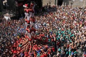 Diada castellera en la Plaza Sant Jaume durante las Fiestas de La Merced