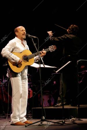 En la Imagen, concierto de Javiel Ruibal en el gran Teatro