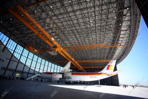 Inauguración del hangar del aeropuerto del Prat