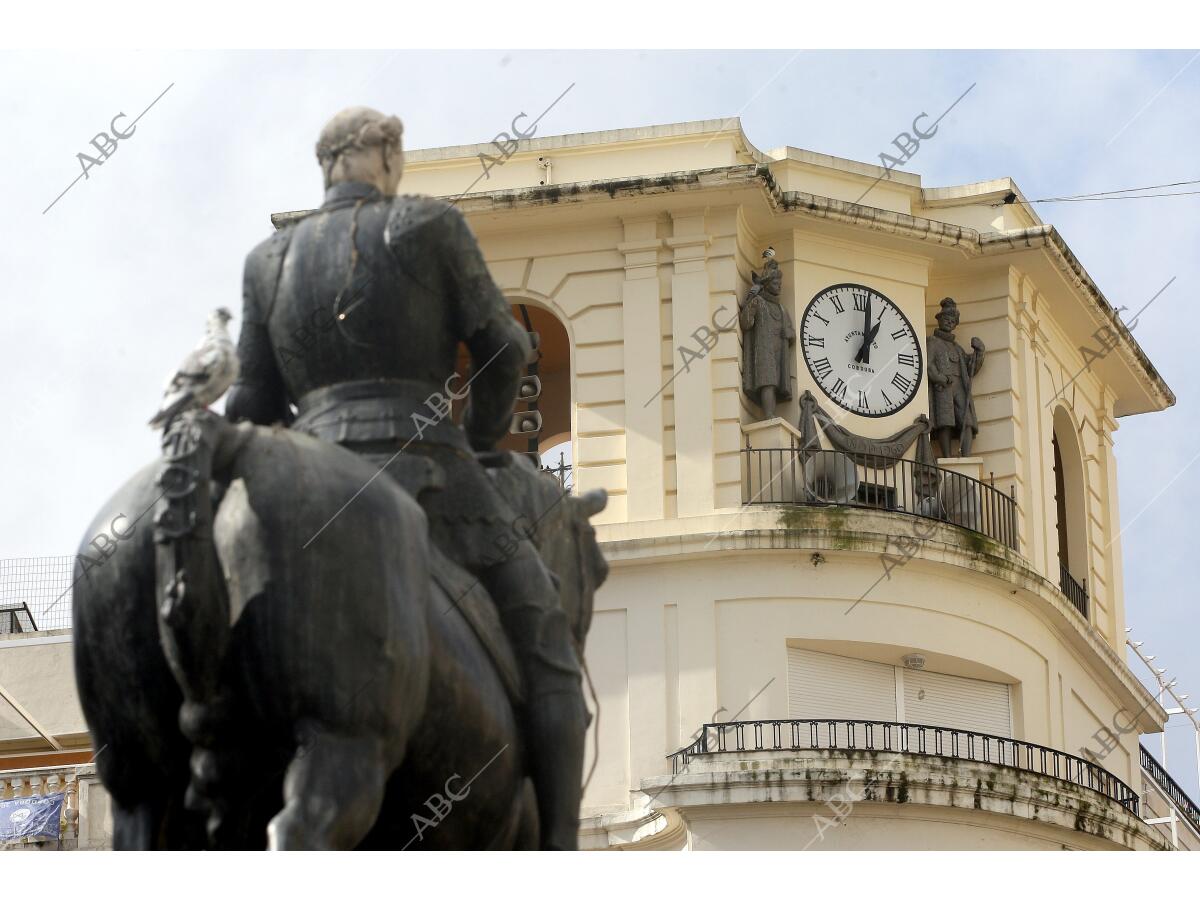 Reloj de la plaza de las Tendillas - Archivo ABC