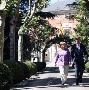 en la imagen el presidente del gobierno mariano rajoy con la canciller alemana...