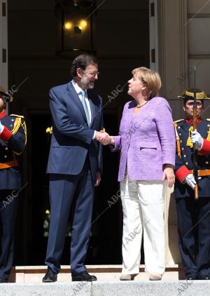 en la imagen el presidente del gobierno mariano rajoy con la canciller alemana...