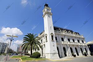 Edificio El Reloj del puerto de Valencia