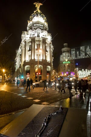 Reposición del relieve de la calle Gran Vía con Alcalá foto, Isabel Permuy...
