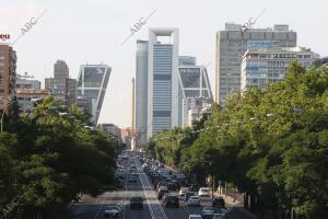 Paseo de la Castellana visto desde el puente sito Raimundo Fernández Villaverde...