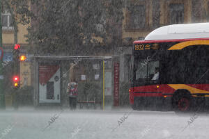 Una fuerte tormenta sorprende a los sevillanos