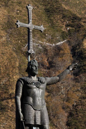 Lagos de Covadonga en los Picos de Europa en la imagen la Basilica gruta de la...