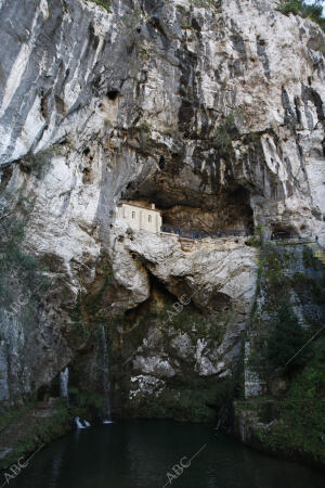 Lagos de Covadonga en los Picos de Europa en la imagen la Basilica gruta de la...