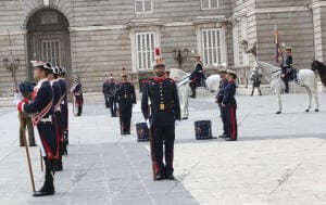 Ceremonia del relevo solemne de la Guardia Real en el Palacio Real