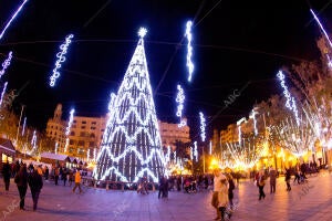 Encendido en la plaza del Ayuntamiento