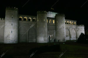 Vistas nocturnas del Palacio de la Aljafería