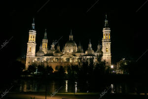 Vistas nocturnas de Zaragoza, en la imagen: La Basílica del Pilar