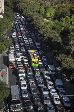 Día sin coches en la Semana de la Movilidad europea, en al imagen, atascos en la...
