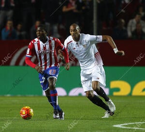 Partido disputado entre el Sevilla FC y el Sporting, jornada número 15,...