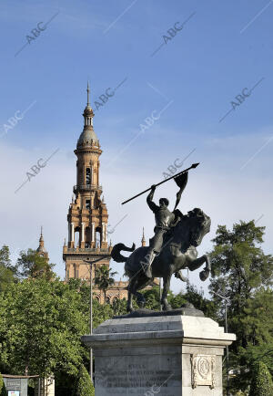Estatua del cid campeador en Sevilla