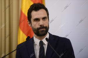 El presidente del Parlamento de Cataluña Roger Torrent, en rueda de prensa...