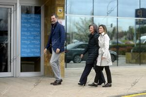 La Familia Real, el Rey Felipe VI, doña Letizia y la Reina Sofía, visitan al Rey...