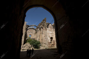 Reportaje sobre el Monasterio de Pelayos de la Presa, actualmente en...