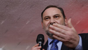 José Luis Ábalos, ministro de Transportes, Movilidad y Agenda Urbana, y el de...