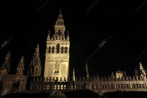 Vistas singulares nocturnas en la Catedral de Sevilla