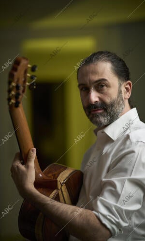 Entrevista a Javier Limón, compositor, guitarrista y productor