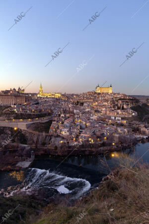 Atardecer en Toledo desde el Mirador del Vale, al otro lado del Tajo